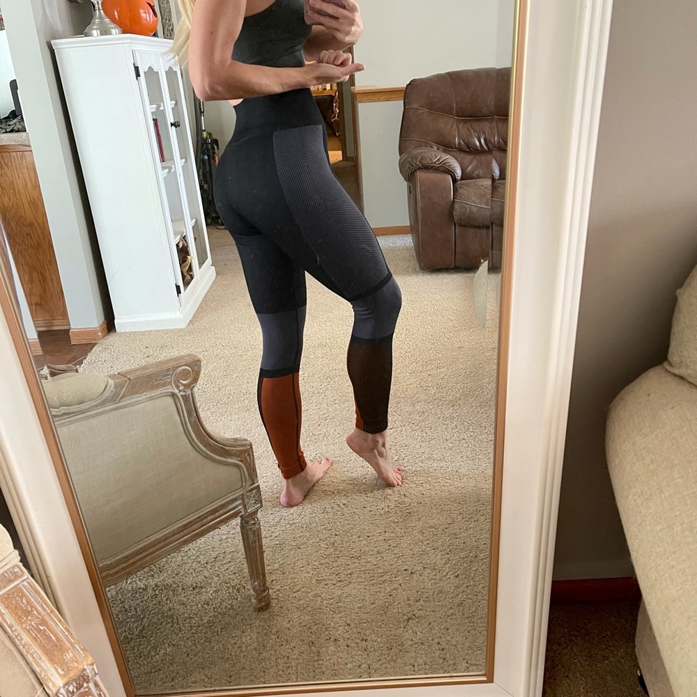 Adorable Joy Lab leggings, small
